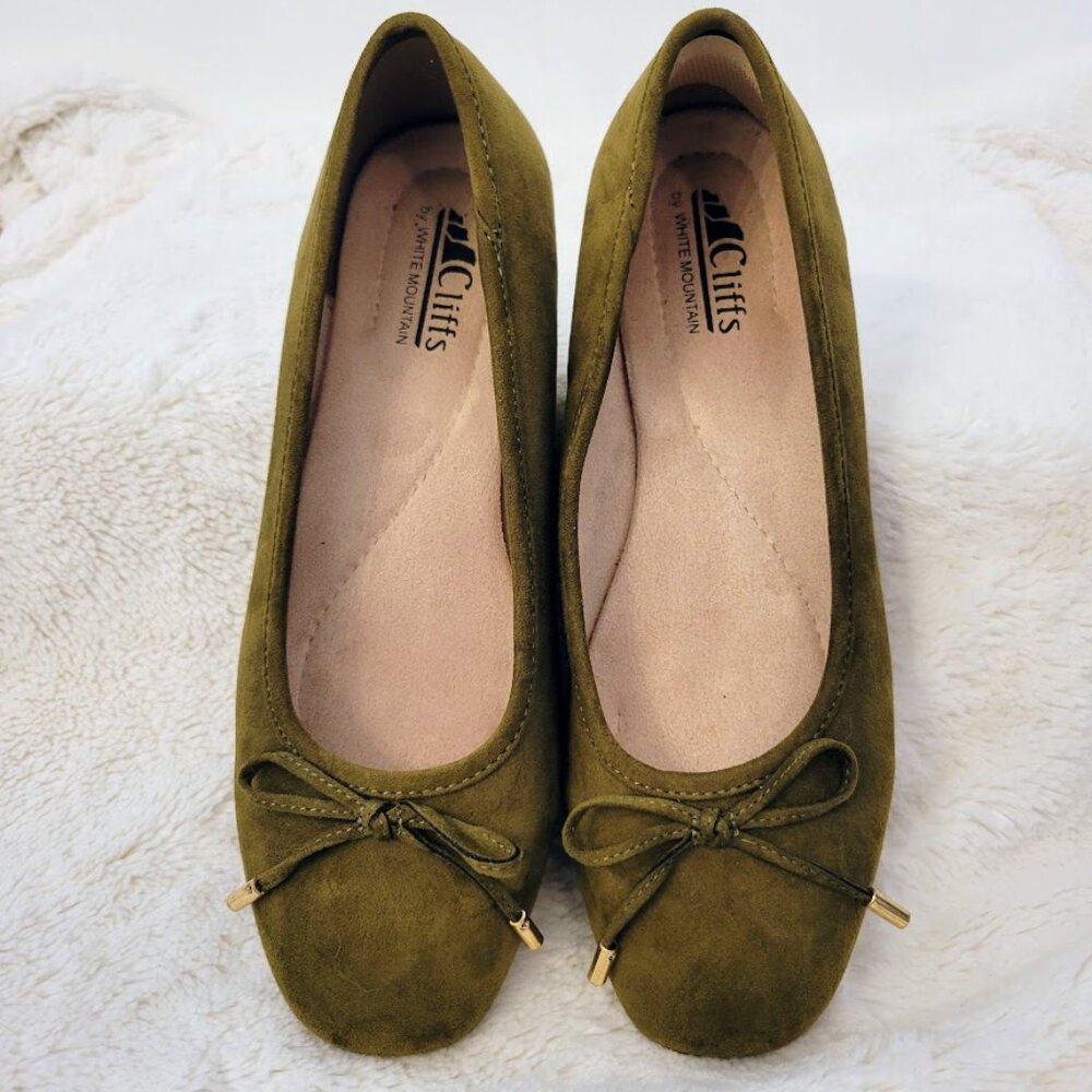 Cliffs by White Mountain Ballet Flats, Women's Size 8M